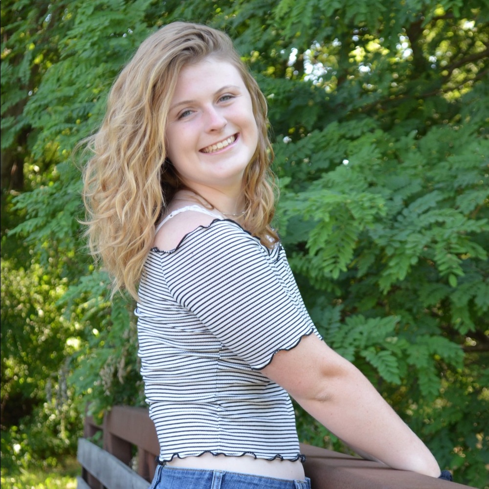 Meet your Posher, Emily